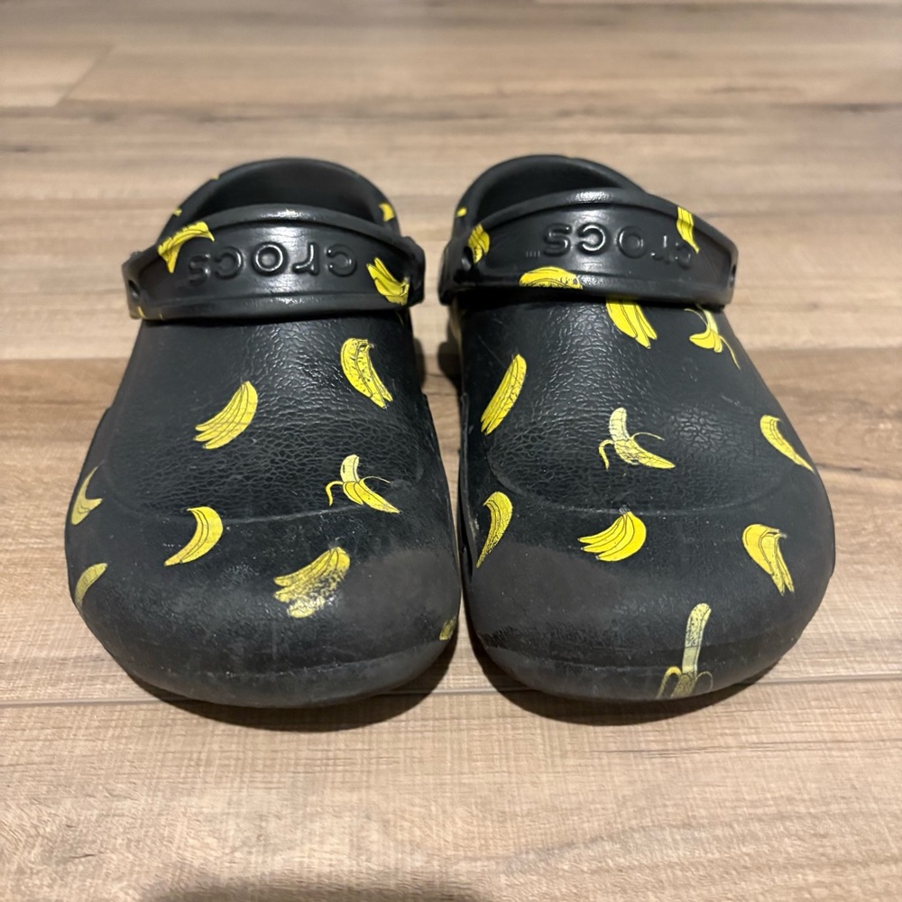 Crocs at Work Unisex Bistro Slip Resistant Clog Banana Black Yellow Women’s 7 - Picture 2 of 7